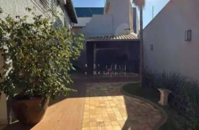 Casa com 3 quartos à venda na rua doutor jesuíno felicíssimo, boa vista, uberaba, 178 m2 por r$ 720.000