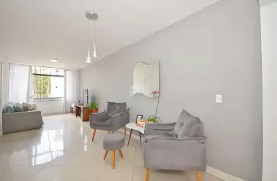 Casa com 3 quartos à venda na Rua Amadeu Assad Yassim, 85, Bacacheri, Curitiba, 147 m2 por R$ 712.000