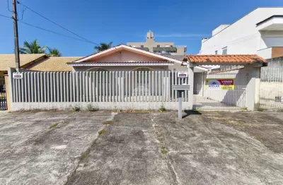 Casa com 4 quartos à venda na rua nossa senhora do rocio, 333, centro, guaratuba, 143 m2 por r$ 515.000