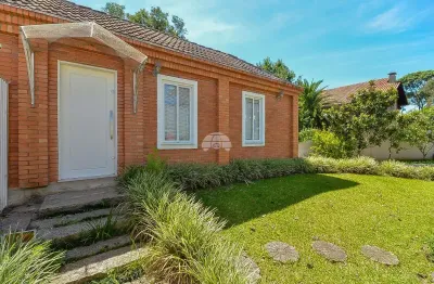 Casa com 5 quartos à venda na Rua Alexandre de Gusmão, 767, Jardim Social, Curitiba, 278 m2 por R$ 1.800.000