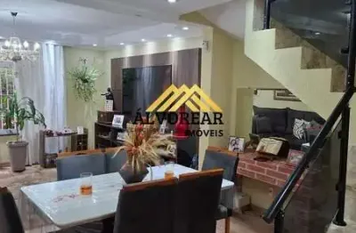 Lindo e reformado sobrado á venda á 700 mt do metro praça da árvore