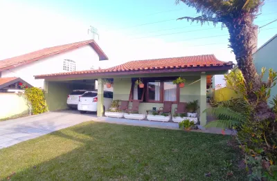 Casa em condomínio fechado com 4 quartos à venda no Uberaba, Curitiba 