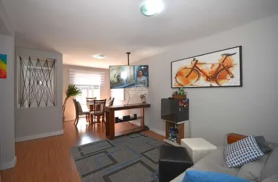 Casa com 3 quartos à venda na rua sapopema, 136, santa cândida, curitiba, 141 m2 por r$ 659.000