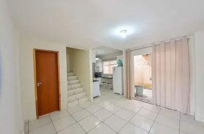 Casa em condomínio fechado com 3 quartos à venda na rua josé vieira de paula, 535, sítio cercado, curitiba, 125 m2 por r$ 375.000