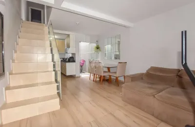 Casa em condomínio fechado com 3 quartos à venda na rua josé pedro cardoso, 84, campo de santana, curitiba, 91 m2 por r$ 320.000