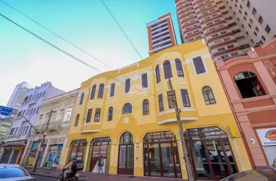Kitnet / stúdio à venda na rua riachuelo, 110, centro, curitiba, 32 m2 por r$ 480.000