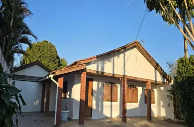 Casa com 3 quartos à venda na avenida annibale ferrarini, 416, jardim paulista, campina grande do sul, 124 m2 por r$ 550.000