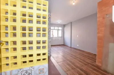 Kitnet / stúdio à venda na praça senador correia, 62, centro, curitiba, 19 m2 por r$ 180.000