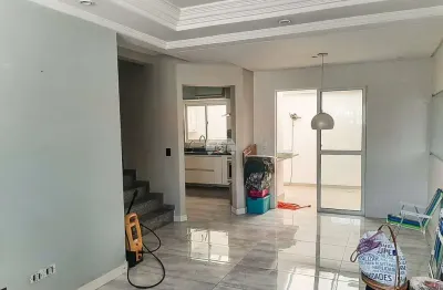 Casa com 3 quartos à venda na rua olegário maciel, 22, fazendinha, curitiba, 104 m2 por r$ 720.000