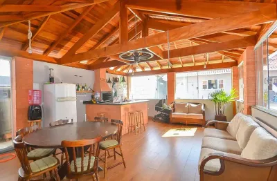 Casa com 6 quartos à venda na rua isaías régis de miranda, 1468, hauer, curitiba, 346 m2 por r$ 1.480.000