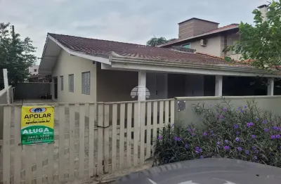 Casa com 3 quartos para alugar na rua brasília, 492, brasília, itapoá, 163 m2 por r$ 2.070