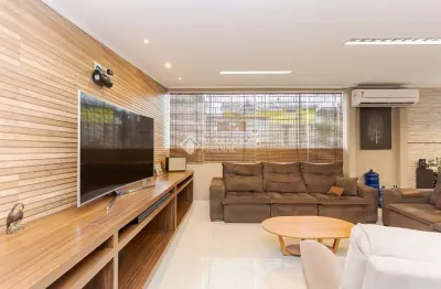 Casa com 3 quartos à venda na rua quinze de outubro, 61, centro, pinhais, 200 m2 por r$ 1.600.000