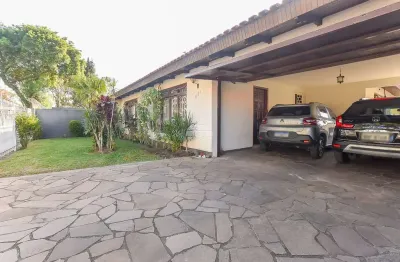 Casa com 7 quartos à venda na rua monte castelo, 521, tarumã, curitiba, 350 m2 por r$ 1.890.000
