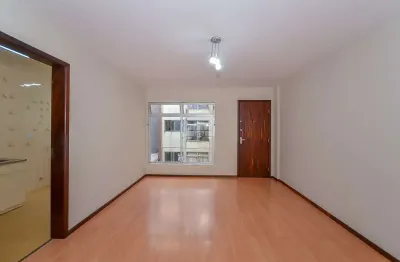 Apartamento com 2 quartos à venda na rua francisco torres, 365, centro, curitiba, 61 m2 por r$ 315.000