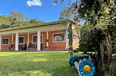 Chácara / sítio com 5 quartos à venda na rua alexandre kreoniz, 1386, faxina, são josé dos pinhais, 210 m2 por r$ 800.000