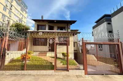 Casa com 4 quartos à venda na rua oito de julho, 75, jardim botânico, porto alegre, 340 m2 por r$ 1.567.500
