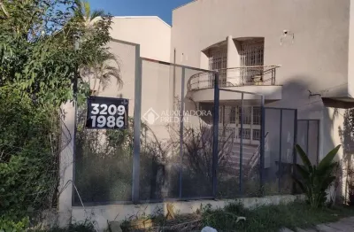 Casa com 4 quartos à venda na rua riveira, 475, petrópolis, porto alegre, 388 m2 por r$ 1.700.000