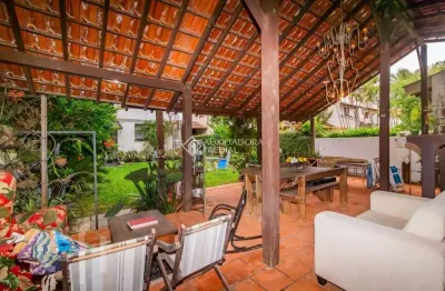 Casa com 5 quartos à venda na rua adão pinheiro da silva, 215, ipanema, porto alegre, 252 m2 por r$ 752.400