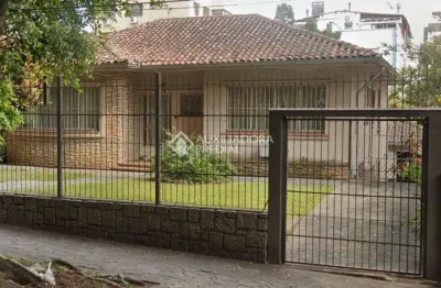 Casa com 4 quartos à venda na rua eça de queiroz, 843, petrópolis, porto alegre, 600 m2 por r$ 1.800.000
