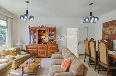 Casa com 4 quartos à venda na rua eurico lara, 385, menino deus, porto alegre, 290 m2 por r$ 780.900