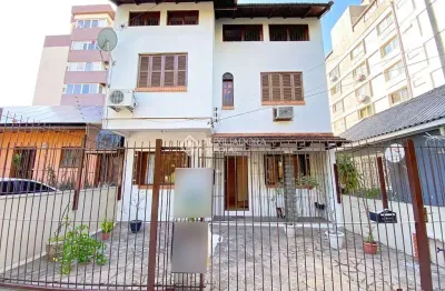 Casa com 4 quartos à venda na avenida ijuí, 181, petrópolis, porto alegre por r$ 570.000