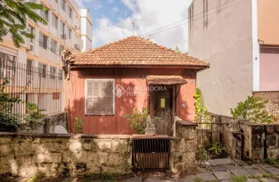 Casa com 3 quartos à venda na rua comendador rheingantz, 61, auxiliadora, porto alegre por r$ 900.000