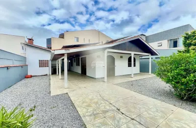 Casa com 4 quartos à venda na avenida paranaguá, 9904, albatroz, matinhos, 101 m2 por r$ 620.000