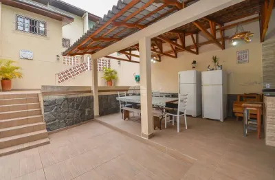 Casa com 3 quartos à venda na rua rouxinol, 175, loteamento montparnasse, almirante tamandaré, 154 m2 por r$ 699.000
