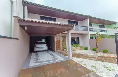 Casa com 3 quartos à venda na rua bolsão dos papagaios, 53, centro, pinhais, 252 m2 por r$ 1.150.000