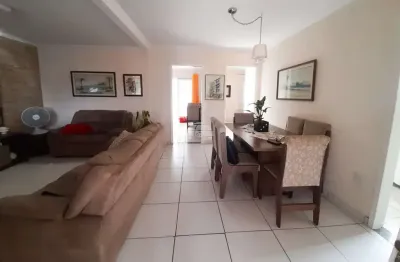 Casa com 5 quartos à venda na Rua Cascavel, 303, Alto Tarumã, Pinhais, 283 m2 por R$ 850.000