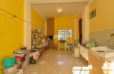 Casa com 4 quartos à venda na Rua Maria Aparecida Beruski, 204, Barreirinha, Curitiba, 197 m2 por R$ 870.000