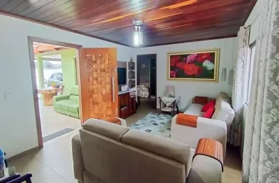 Casa com 2 quartos à venda na rua aníbal silva, 1562, afonso pena, são josé dos pinhais, 160 m2 por r$ 790.000