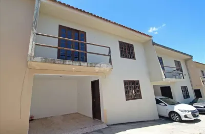 Casa em condomínio fechado com 3 quartos para alugar na rua antônio brandalize, 263, uberaba, curitiba, 120 m2 por r$ 2.000