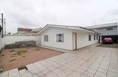Casa comercial para alugar na rua alberto leschkau, 110, capão raso, curitiba, 180 m2 por r$ 2.850