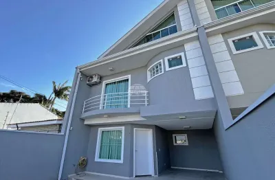 Casa em condomínio fechado com 3 quartos para alugar na rua raggi izar, 772, hauer, curitiba, 150 m2 por r$ 4.500