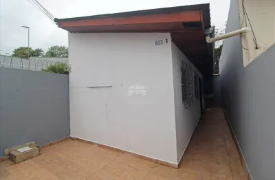 Casa com 1 quarto para alugar na rua professor rubens oscar guelli, 180, sítio cercado, curitiba, 32 m2 por r$ 1.000
