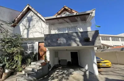 Casa com 3 quartos para alugar na rua jaime balão, 922, hugo lange, curitiba, 164 m2 por r$ 6.500