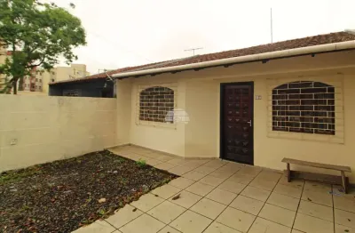 Casa com 2 quartos para alugar na rua miguel alves da rocha, 130, costeira, são josé dos pinhais, 50 m2 por r$ 1.500