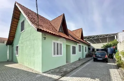 Casa em condomínio fechado com 2 quartos para alugar na rua odete laura foggiato, 860, atuba, curitiba, 80 m2 por r$ 2.400
