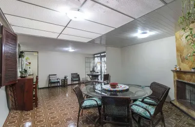 Casa com 4 quartos para alugar na rua mário joão scaramuzza, 52, seminário, curitiba, 123 m2 por r$ 4.400