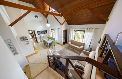 Casa com 2 quartos à venda na Rua Victor de Almeida Barbosa, 380, Vila Elizabeth, Campo Largo, 139 m2 por R$ 900.000