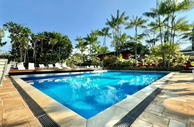 Charme atemporal e conforto em condomínio fechado | praia de camburi