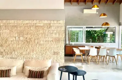 Casa em condomínio fechado para alugar na Travessa dos Moluscos, 12, Baleia, São Sebastião