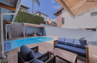 Casa à venda em santana de parnaíba, alphaville, com 3 suítes, com 360 m², residencial três
