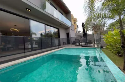 Casa à venda em santana de parnaíba, alphaville, com 3 suítes, com 306 m², tamboré onze