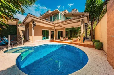 Casa à venda em santana de parnaíba, alphaville, com 3 suítes, com 290 m², residencial três