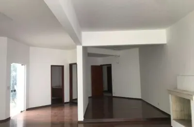 Casa em condomínio fechado com 4 quartos para alugar na Alameda Brasil, Alphaville, Barueri