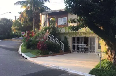 Casa à venda em santana de parnaíba, alphaville, com 5 suítes, com 560 m², residencial três