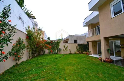 Casa à venda em santana de parnaíba, alphaville, com 4 suítes, com 340 m², gênesis 1