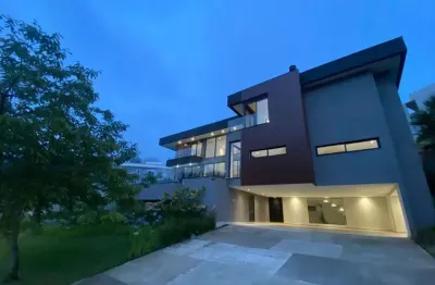 Casa à venda em santana de parnaíba, colinas da anhangüera, com 4 suítes, com 650 m²